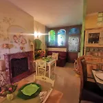 Alojamento de Acomodação e Pequeno-almoço Queen's Luxurious House 3*