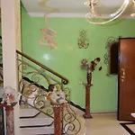 Queen's Luxurious House