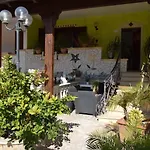 Queen's Luxurious House Alojamento de Acomodação e Pequeno-almoço