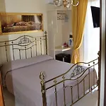Queen's Luxurious House Alojamento de Acomodação e Pequeno-almoço Gallipoli
