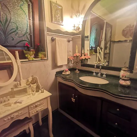 Oda ve Kahvaltı Queen's Luxurious House 3*