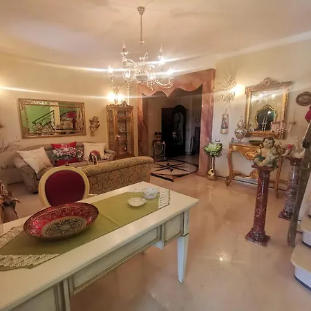 Queen's Luxurious House Gallipoli