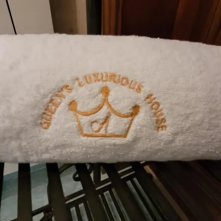 Queen's Luxurious House Oda ve Kahvaltı 3*