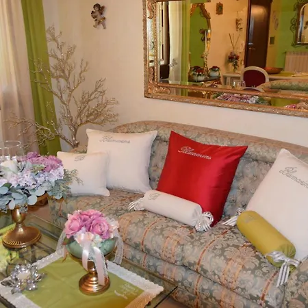 Queen's Luxurious House Oda ve Kahvaltı 3*